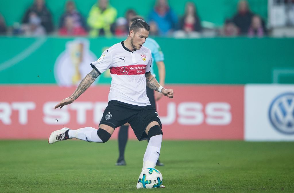 Daniel Ginzcek verwandelt den Elfmeter gegen Kaiserslautern.