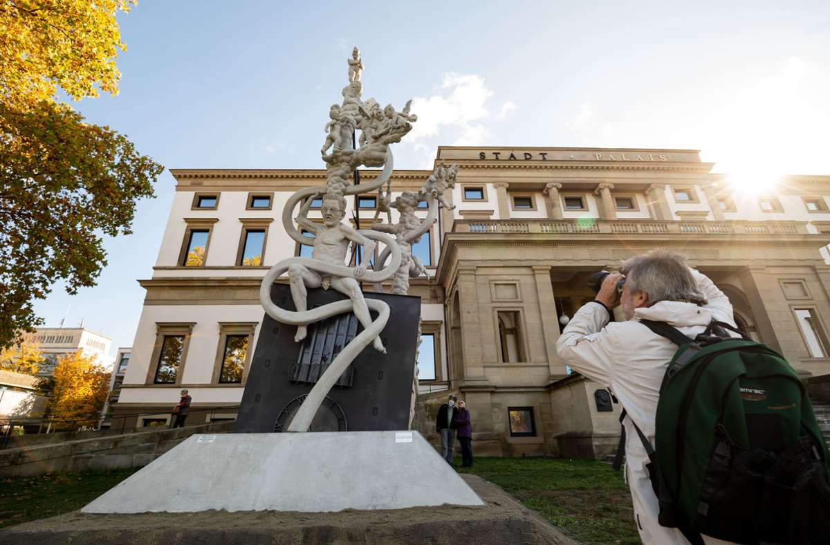 Peter Lenks Skulptur zu Stuttgart 21 ist eher Satire als Kunst. Foto: Lichtgut/Leif Piechowski