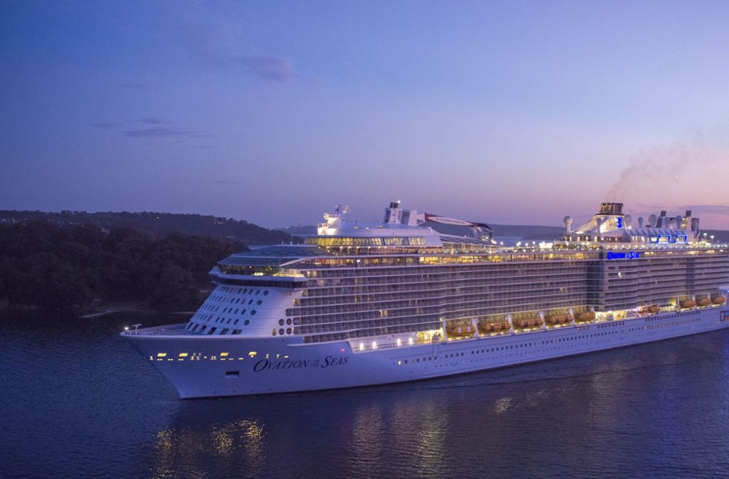 „Odyssey of the Seas“: In der Meyer Werft in Papenburg wird derzeit das 27. Schiff der Royal-Caribbean-Flotte gebaut. Es soll im Herbst 2020 sein Debüt feiern und von den USA aus zu Kreuzfahrten aufbrechen - mit Platz für mehr als 4000 Passagiere.