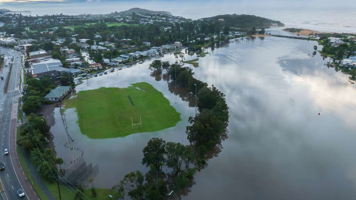 Eine Luftaufnahme zeigt das Ausmaß der Überschwemmungen.