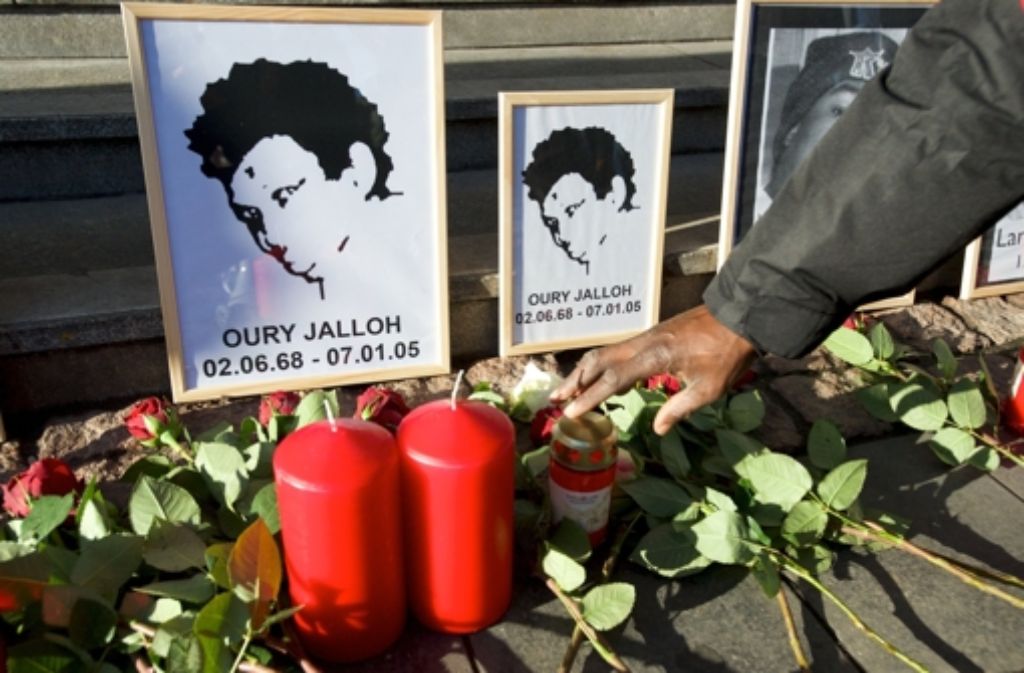 Der Tatort „Verbrannt“ basiert auf dem Tod des Asylbewerbers Oury Jalloh, der 2005 in einer Zelle in Dessau verbrannte.