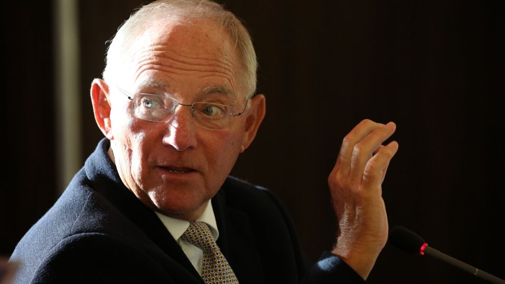 Entlastung für Arbeitnehmer: Wolfgang Schäuble will Steuern senken