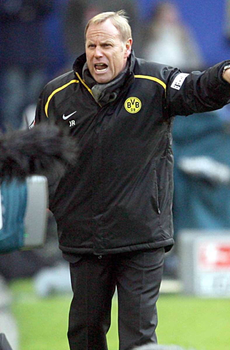 2009 war Jürgen Röber für ein halbes Jahr Trainer des Ankaraspor in der türkischen Hauptstadt. Er trat zurück aufgrund von unrechtmäßigen Absprachen zwischen seinem Verein und dem MKE Ankaragücü. 2015 kehrte er als Sportdirektor jedoch zurück. Das Bild zeigt Röber während seiner Zeit bei Borussia Dortmund 2007, hier beim Spiel gegen den Hamburger SV.