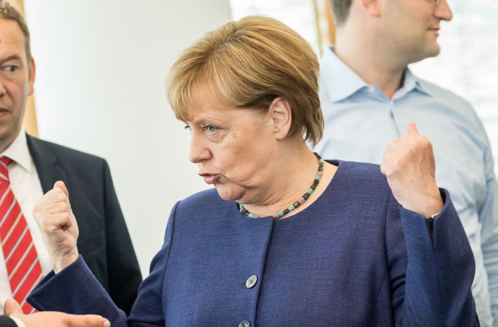 Am 20. November 2016 gab Merkel bekannt, erneut für den CDU-Parteivorsitz sowie das Amt der Bundeskanzlerin bei der Bundestagswahl 2017 zu kandidieren, wozu sie am 6. Dezember 2016 vom CDU-Parteitag mit einem Ergebnis von 89,5 Prozent nominiert wurde.