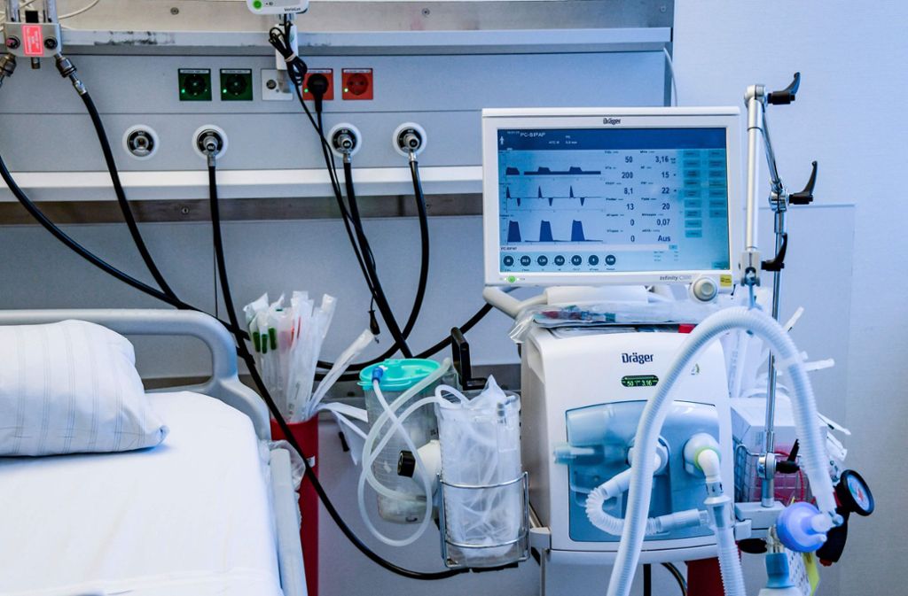 Beatmungsgeräte sind in den Krankenhäusern knapp. Foto: AFP/AXEL HEIMKEN
