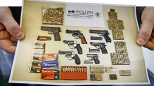 Polizei sprengt Waffenhändlerring