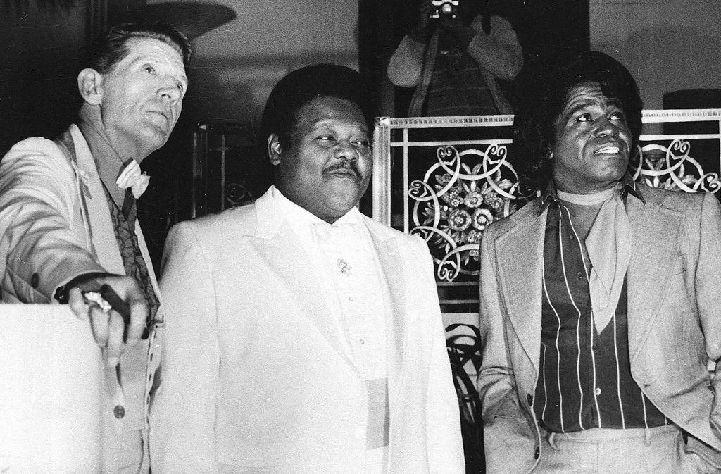 Jerry Lee Lewis, Fats Domino und James Brown (v.l.) posieren für ein Foto in New York, 1986.