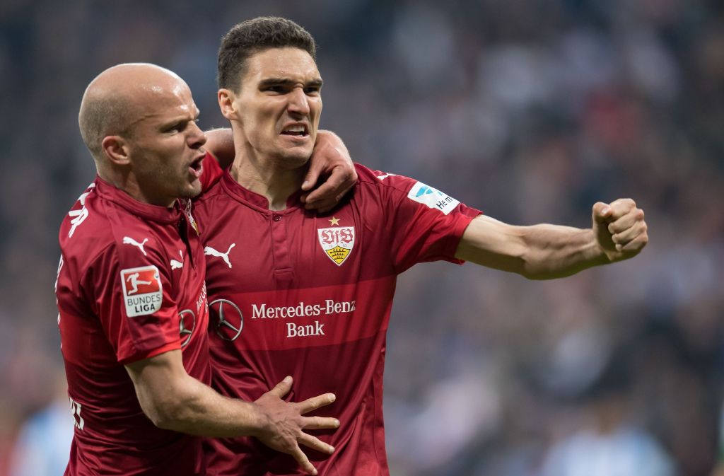 Der VfB Stuttgart hat bei den Münchner Löwen ein 1:1-Unentschieden erreicht, Marcin Kaminiski (rechts) erzielte das rettende Tor in der Nachspielzeit. Foto: dpa