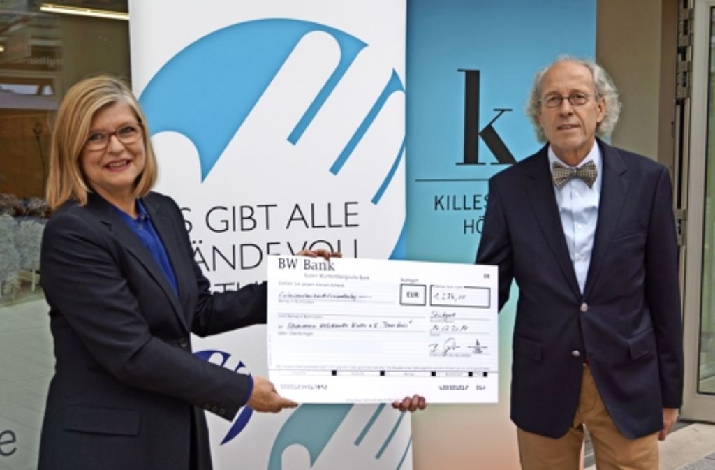 Spende An Der Killesberghohe 1274 Euro Fur Das Blaue Haus Stuttgart Nord Stuttgarter Zeitung 