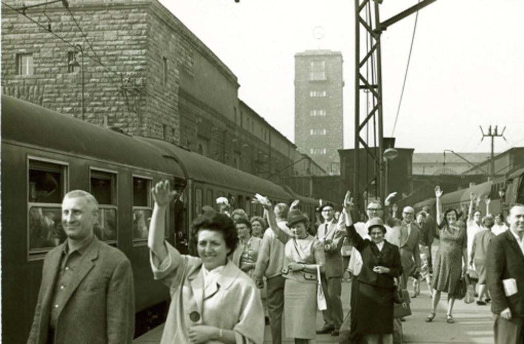 Abschied auf dem Bahnhof in den 1950ern.