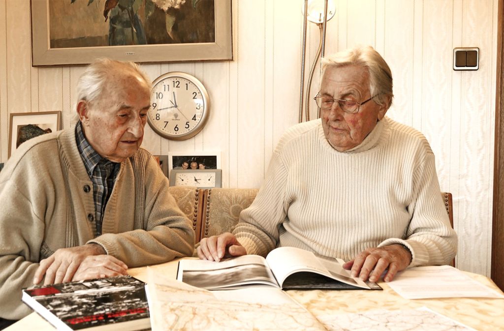 Die Freunde Werner Kurz (links) und Hermann Queck, beide Jahrgang 1928, lassen die Erinnerungen an ihre Erlebnisse in den letzten Monaten des Zweiten Weltkriegs nicht los.