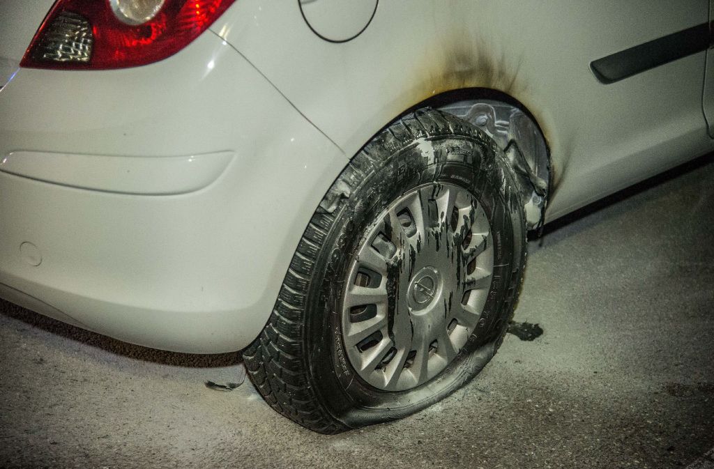 Hier hatte der Reifen eines Opel Corsa Feuer gefangen...