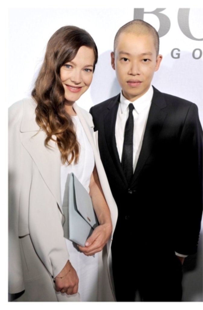 Schauspielerin Hannah Herzsprung mit dem Designer Jason Wu
