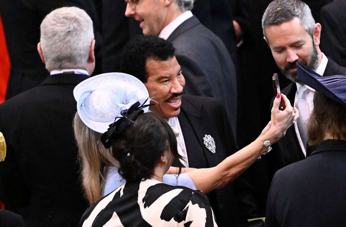 US-Popstar Lionel Richie posierte geduldig für Selfies.