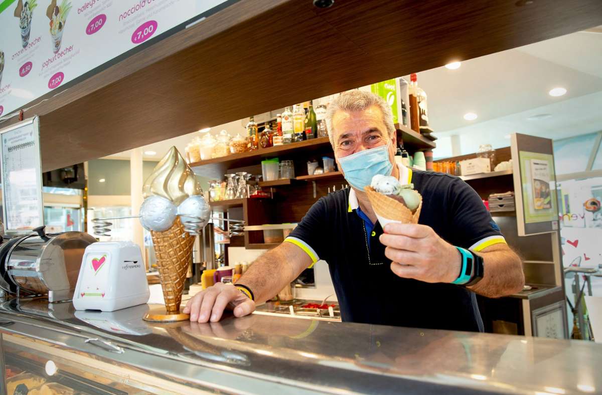 Sommerwetter macht Gianpietro Marion ziemlich glücklich: Dann stehen die Menschen im Eiscafé Venedig Schlange.