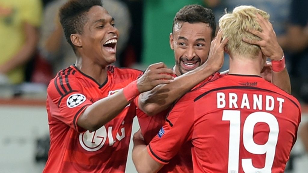  Bayer Leverkusen gewinnt das Playoff-Rückspiel gegen Lazio Rom zuhause mit 3:0 und qualifiziert sich damit zum fünften Mal für die Fußball-Königsklasse. 
