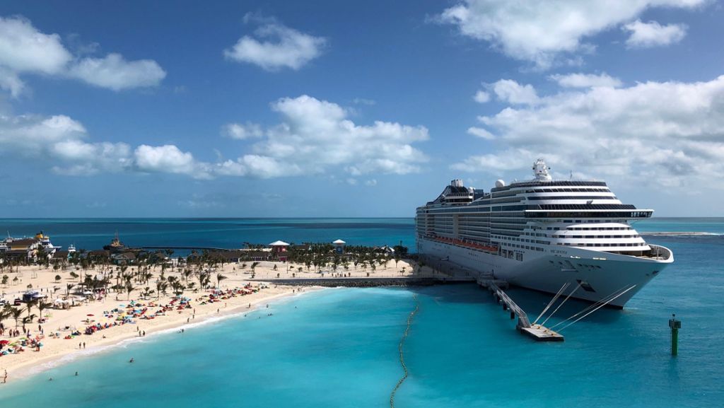  Bei den Kreuzfahrtunternehmen gehört es fast schon zum guten Ton, ein Eiland in der Karibik zu pachten. Auch MSC Cruises besitzt eine Privatinsel. Im Gegensatz zur Konkurrenz soll es auf Ocean Cay aber nicht um Spaß und Spiel, sondern um Naturerlebnisse und den Schutz der Korallen gehen. 