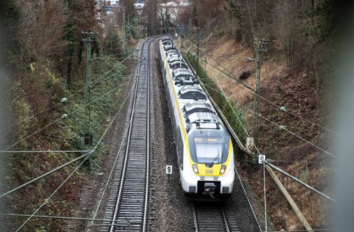 Die Gäubahn erreicht von 2025 an nicht mehr den Hauptbahnhof. Umstiege sind dann nötig. Foto: Lichtgut/Achim Zweygarth