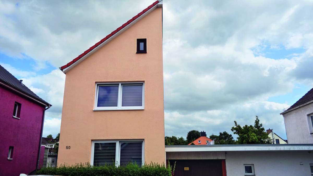 Architekturkritikerin Turit Fröbe  über „Eigenwillige Eigenheime“: „Architektur in Deutschland ist ein Trauerspiel“