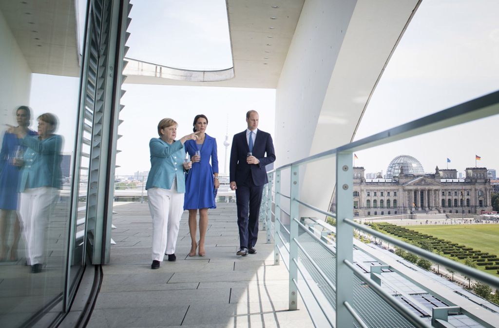 Außerdem wurden die Royals von Angela Merkel im Bundeskanzleramt empfangen.