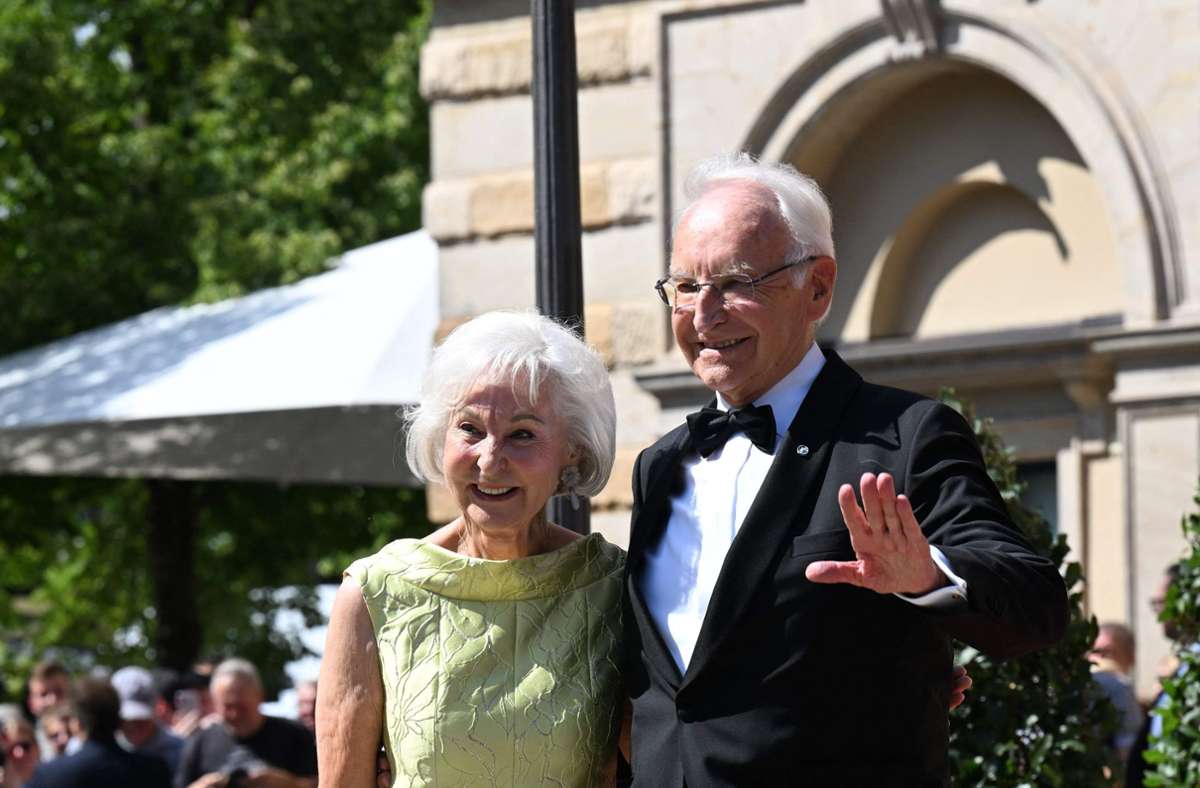 ... und der frühere Ministerpräsident Bayerns, Edmund Stoiber mit seiner Frau Karin...