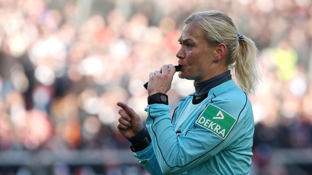 Borussia Mönchengladbach gegen Hertha BSC: Schiedsrichterin Bibiana Steinhaus als „Hure“ beschimpft