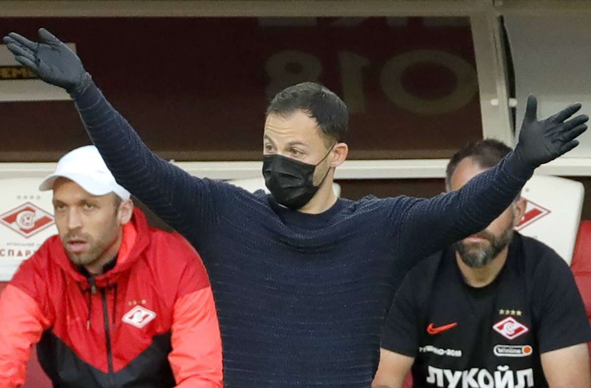 In Russland sind bereits sechs Spieltage absolviert. Die Corona-Auflagen ähneln jenen in Deutschland: Tedesco coacht mit Maske und Handschuhen.