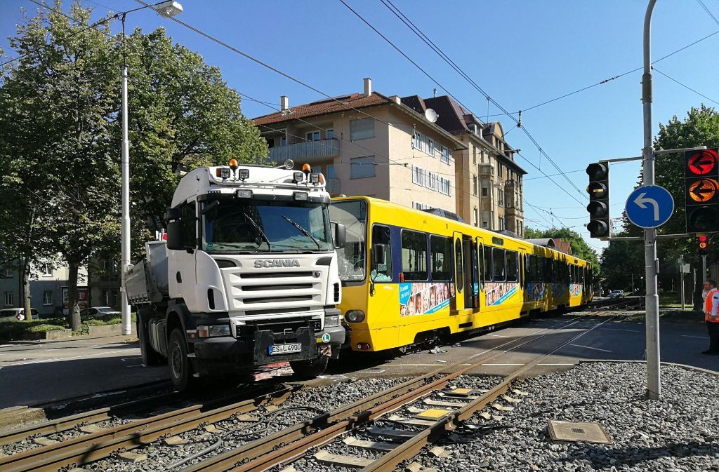 Die Strecke der Stadtbahnlinien U1, U14 und U2 war unterbrochen.