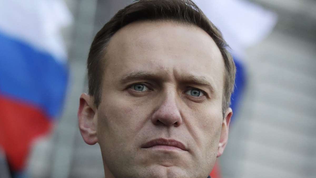  Von Alexej Nawalny hatte nach seiner Rückkehr nach Moskau zunächst jede Spur gefehlt. Am Montag machte die russische Justiz dem Kremlgegner direkt in einer Polizeistation einen Eilprozess. 