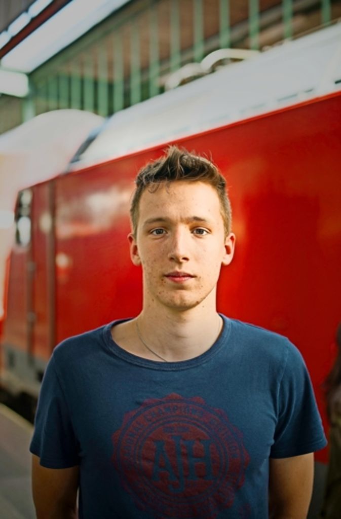 Valentin Meyer (21), Schwäbisch Gmünd: „Ich bin auf die Bahn angewiesen, da ich täglich nach Stuttgart pendeln muss. Grundsätzlich habe ich Verständnis für Streiks, aber jetzt geht es nur noch um das Ego eines Einzelnen und nicht mehr um das Wohl der Mitarbeiter.