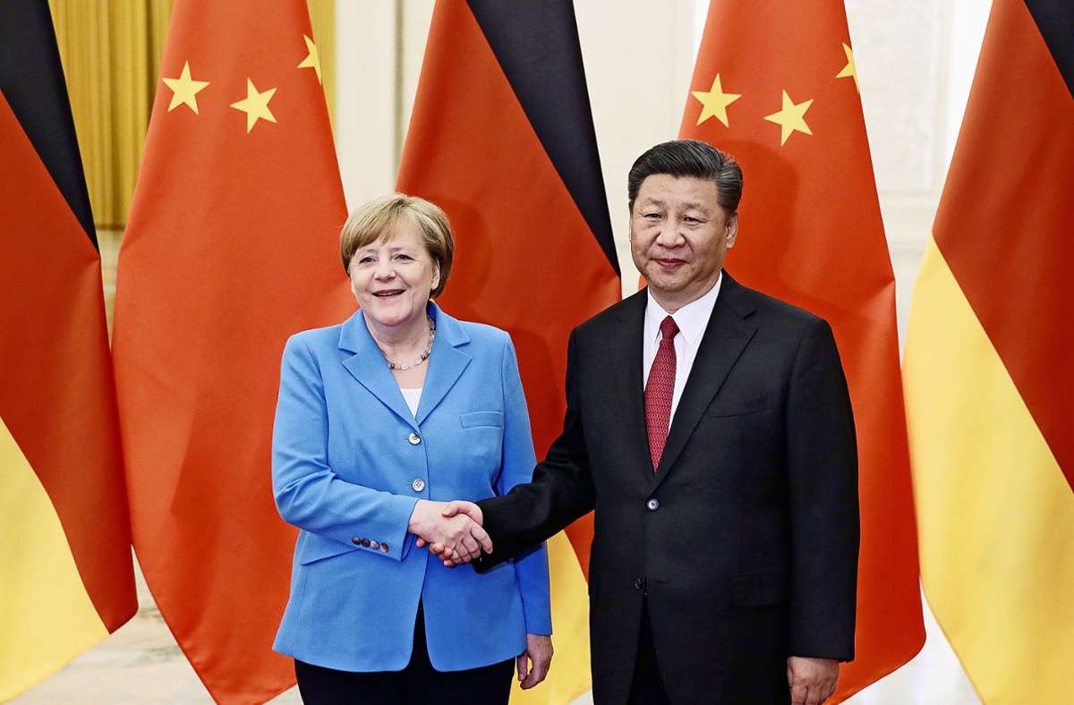 Angela Merkel und Xi Jinping pflegen seit Jahren einen intensiven Kontakt – hier beim Besuch der Kanzlerin in Peking im Mai 2018. Foto: AP/Jason Lee