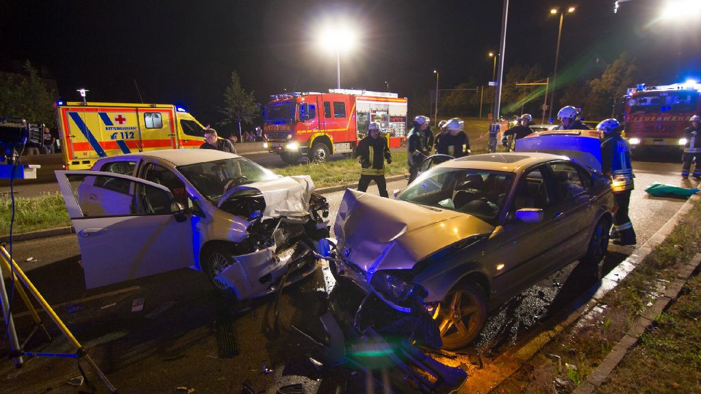 Unfall in Ludwigsburg: Frontal in Gegenverkehr gerast