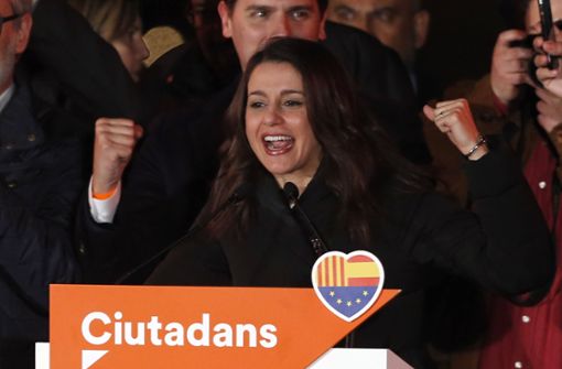 Die Vorsitzende der Fraktion der Partei Ciudadanos, Ines Arrimadas, hat die Wahl gewonnen – und dennoch verloren. Sie will, dass Katalonien bei Spanien bleibt, doch  die Separatisten haben die absolute Mehrheit errungen. Foto: AP