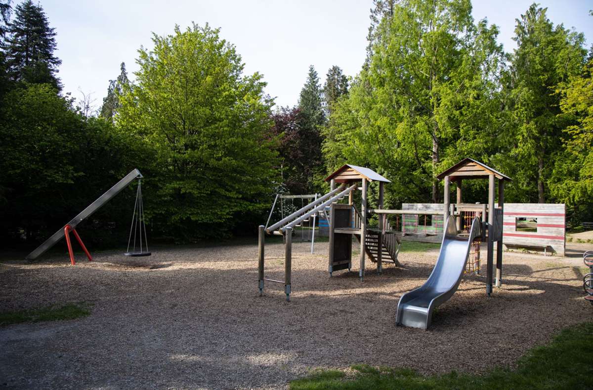 Der Spielplatz entlang des Königsträßles in Degerloch bietet Kindern vielfältige Möglichkeiten.