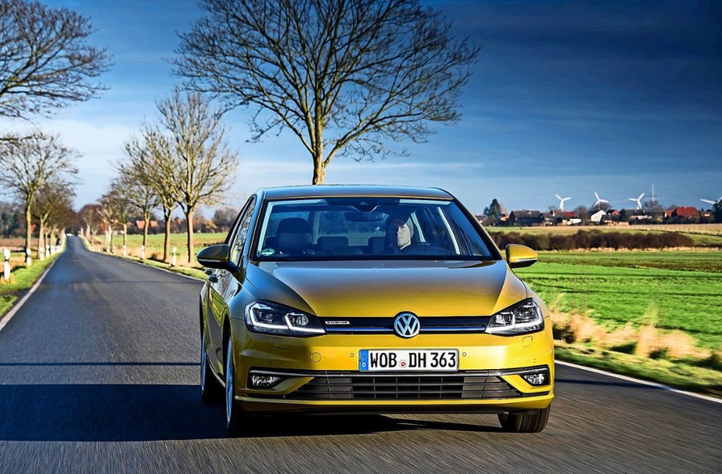 Der VW Golf führt mit 211 512 Neuzulassungen die Rangliste der meist verkauften Autos in Deutschland an.