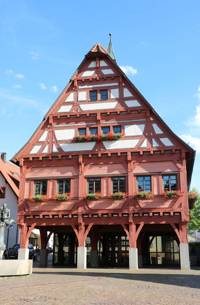 Direkt am Plochinger Marktplatz befindet sich das 1530 erbaute Fachwerkhaus. Es besticht nicht nur durch seinen Charme, sondern auch durch eine ganz besondere Geschichte.
