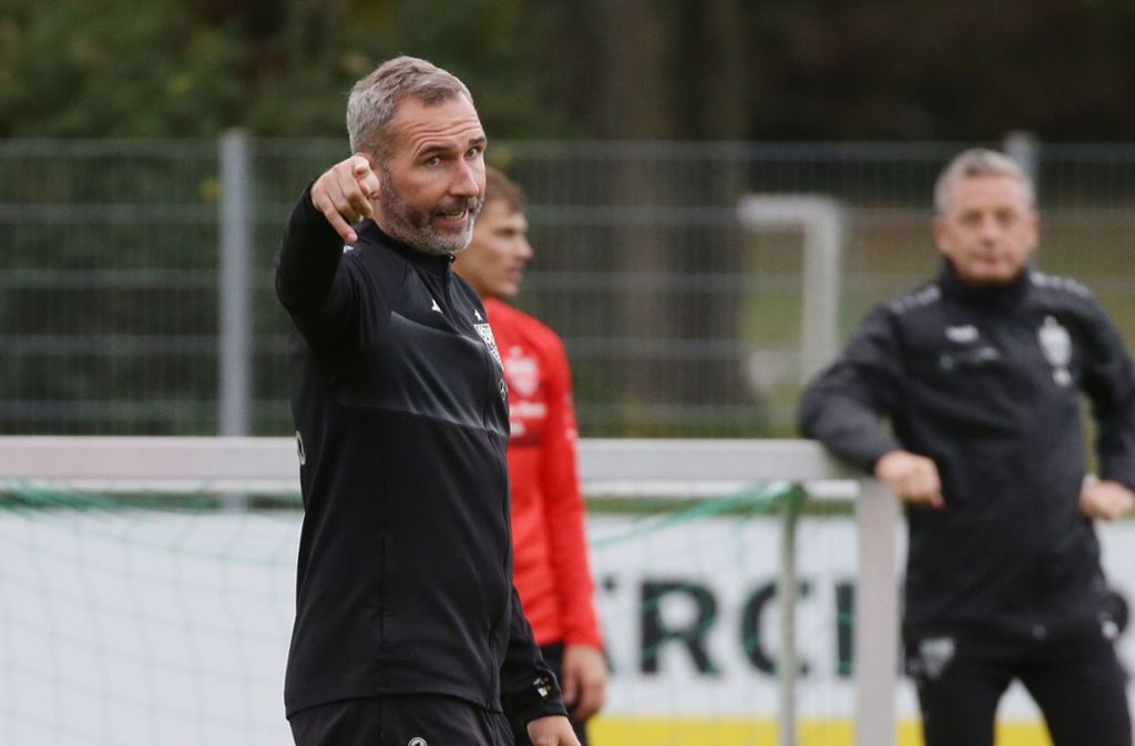 Nach Pausen wegen Verletzungen kann VfB-Trainier Tim Walter mit vier Rückkehrern trainieren.