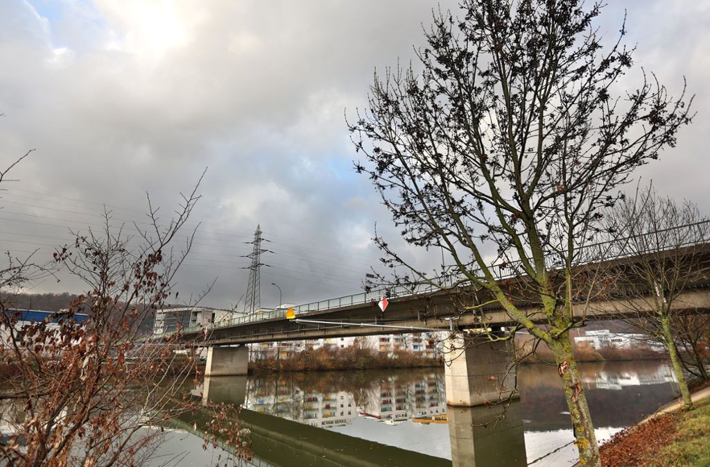 Die Hanns-Martin-Schleyer-Brücke in Esslingen wird komplett neu gebaut...