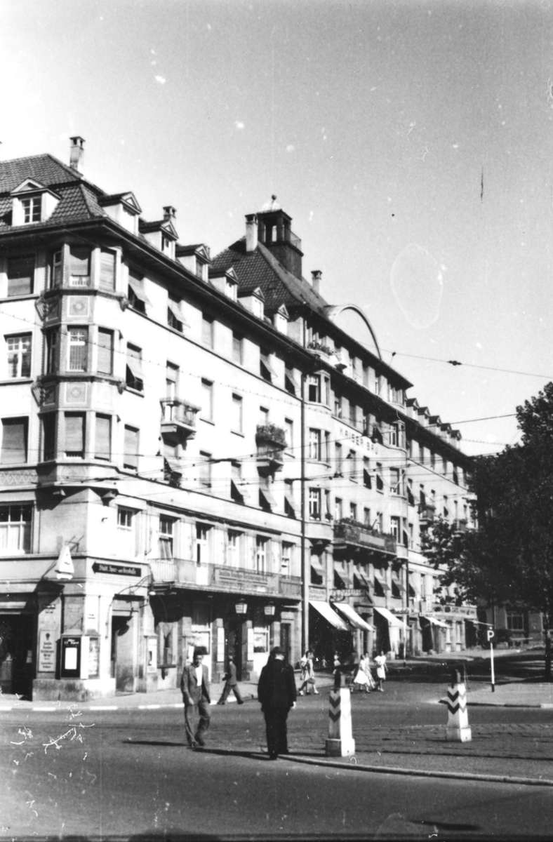 Der Kaiserbau prägte den Platz schon 1942.
