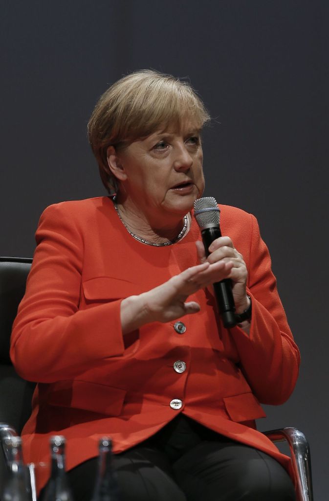 Angela Merkel zur Schadstoff-Problematik: „Ich versuche, dass wir ohne Fahrverbote auskommen können, dann brauche ich auch keine blaue Plakette.“