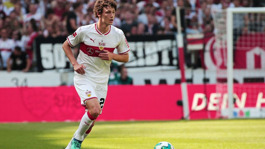 Transfergerüchte um VfB-Verteidiger: Bericht: BVB hat Interesse an Benjamin Pavard