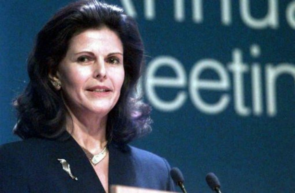 1997: Königin Silvia auf der Abschlusssitzung des Weltwirtschaftsforums in Davos.