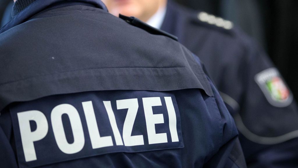 Stuttgart: Zwei junge Männer ausgeraubt