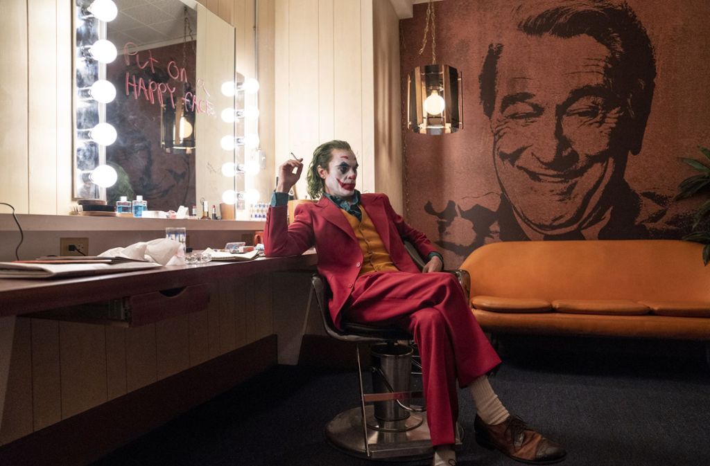 Er hat bereits den Golden Globe geholt, nun ist er auch der erste  heißer Anwärter auf den Oscar als bester Hauptdarsteller: Joaquin Phoenix in „Joker“ Foto: dpa/Niko Tavernise