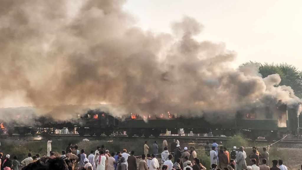 Pakistan: Mehr als 70 Tote bei Inferno im Zug