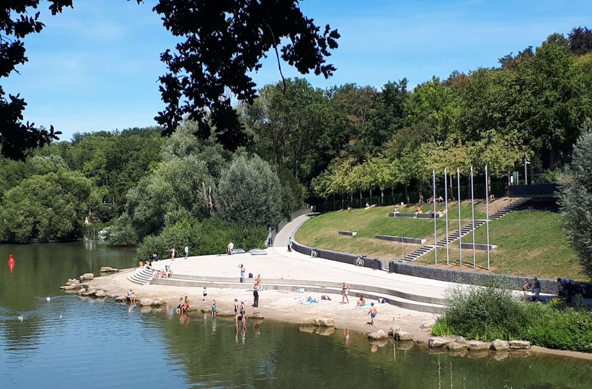 Einer der wenigen Orte, wo der Neckar richtige Urlaubsgefühle erzeugt, ist der Neckarstrand in Remseck (Kreis Ludwigsburg). Baden ist dort nicht erlaubt, im Sand entspannen aber allemal.