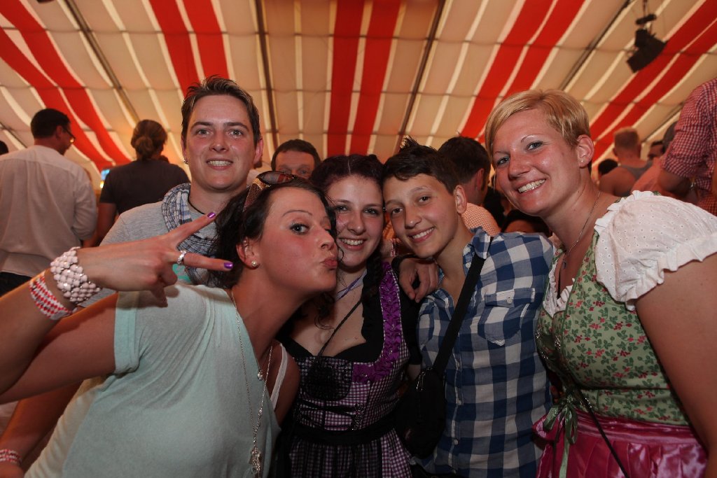 Schwule und Lesben haben am Donnerstag im Wasenwirt auf dem Stuttgarter Frühlingsfest gefeiert. Hier sind die Bilder ...