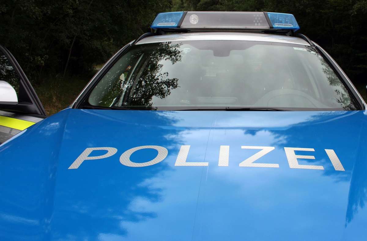 Die Polizei hat einen schwierigen Einsatz in Renningen zu bewältigen. Foto: dpa/Friso Gentsch