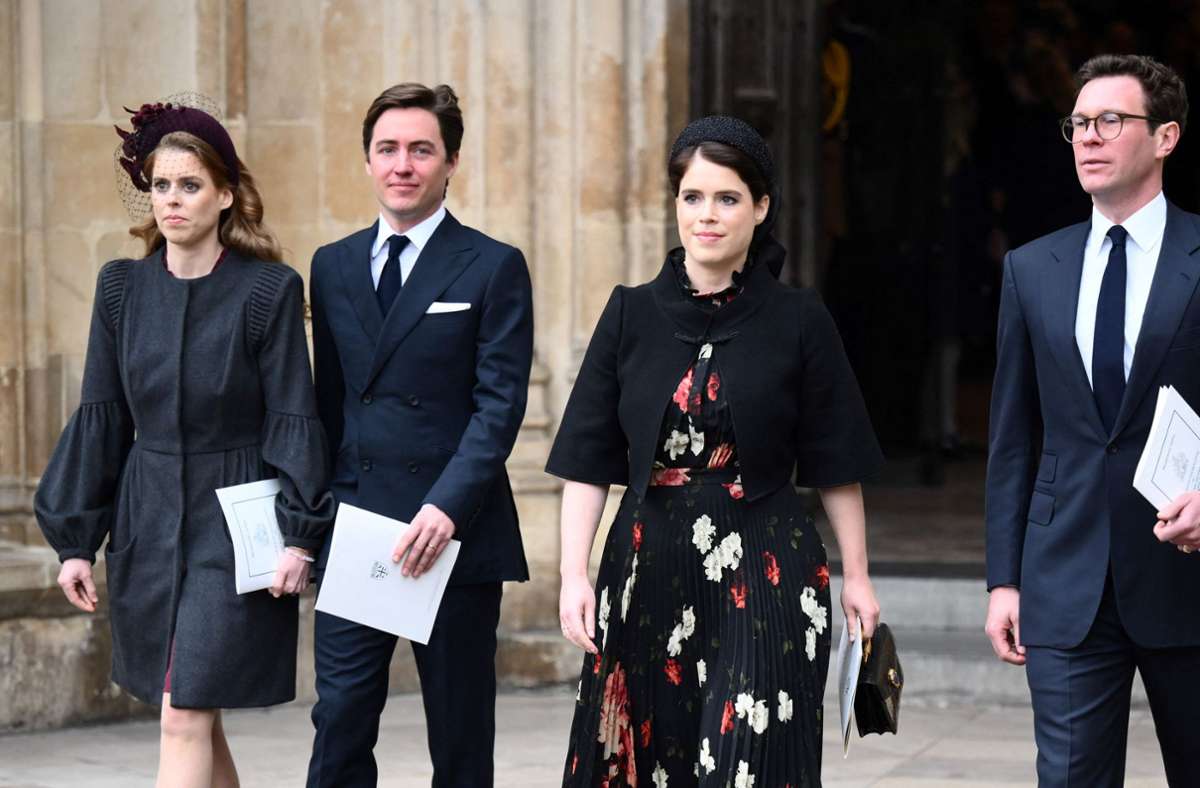 Die Töchter und Schwiegersöhne von Prinz Andrew (von links): Prinzessin Beatrice mit ihrem Mann Eduardo Mapelli Mozzi und Prinzessin Eugenie mit ihrem Ehemann Jack Brooksbank