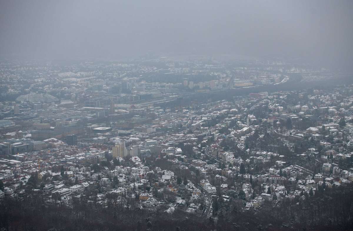 Der Winter hat Stuttgart mit etwas „Puderzucker-Schnee“ überzogen.